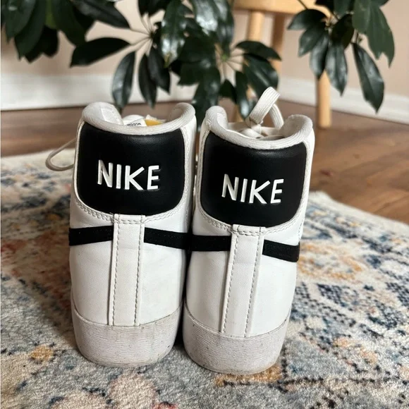 Nike Women’s Blazer ‘77 Mid Vintage Style Shoes - Picture 5 of 6